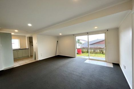 Photo of property in 75 Bradbury Road, Botany Downs, Auckland, 2010