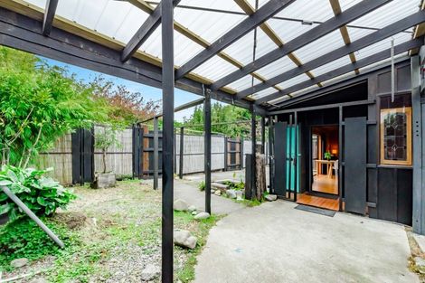 Photo of property in 14 Elizabeth Street, Waikanae, 5036