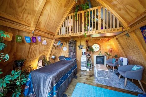 Photo of property in 7091 South Road, Warea, New Plymouth, 4381