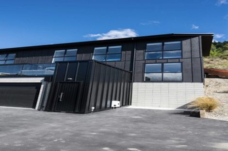 Photo of property in 11b Saint Peters Place, Queenstown, 9300