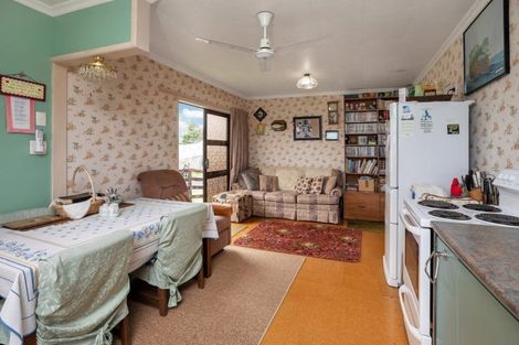 Photo of property in 109 Hurndall Street East, Maungaturoto, 0520