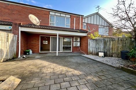 Photo of property in 2/23 Charlenne Close, Ranui, Auckland, 0612