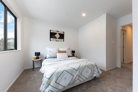 Photo of property in 21 Morihana Close, Glen Eden, 0602