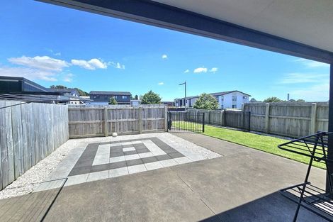 Photo of property in 25 Discovery Place, Marfell, New Plymouth, 4310
