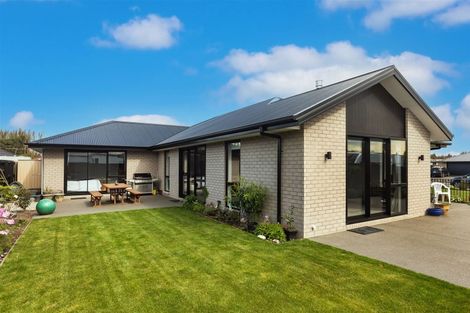 Photo of property in 123 Prestons Park Drive, Marshland, Christchurch, 8083