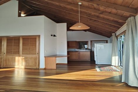 Photo of property in 43 Totara Street, Eastbourne, Lower Hutt, 5013