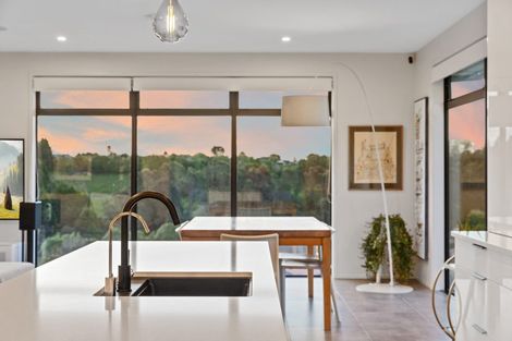 Photo of property in 101 Oteki Park Drive, Welcome Bay, Tauranga, 3112