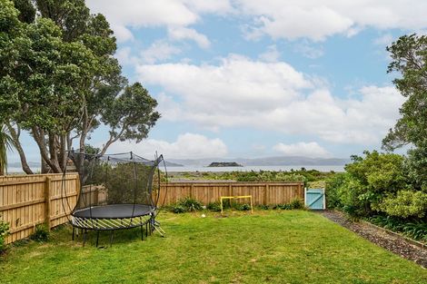 Photo of property in 30 Pukatea Street, Eastbourne, Lower Hutt, 5013