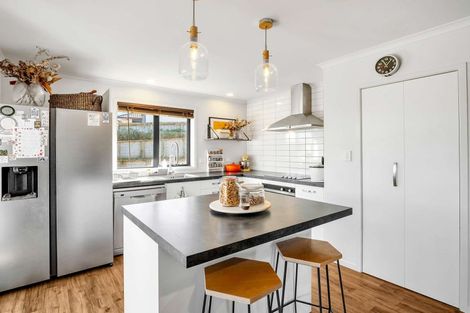 Photo of property in 28 Macdonald Heights, Feilding, 4702