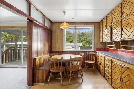 Photo of property in 124 Sievers Grove, Cannons Creek, Porirua, 5024