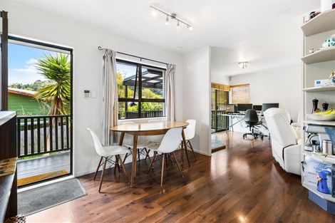 Photo of property in 16 Thistledew Place, Bayview, Auckland, 0629