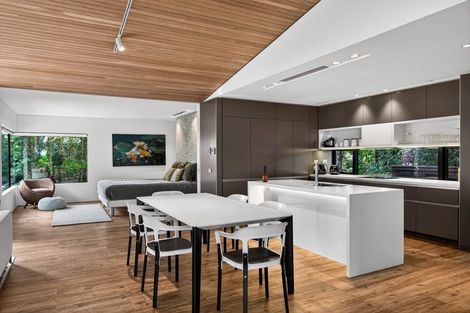 Photo of property in 34 Arapito Road, Titirangi, Auckland, 0604