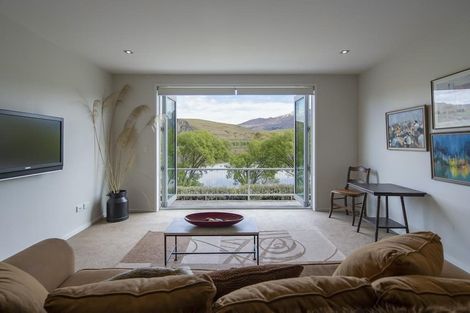 Photo of property in 43 Arrowtn-lke Hayes Road, Lake Hayes, Queenstown, 9371