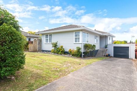 Photo of property in 36 Butterworth Drive, Glendene, Auckland, 0602