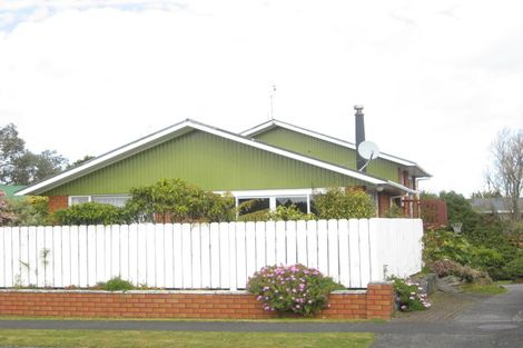 Photo of property in 15 Tybalt Street, Stratford, 4332