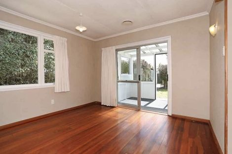 Photo of property in 8 Nairn Crescent, Awapuni, Palmerston North, 4412