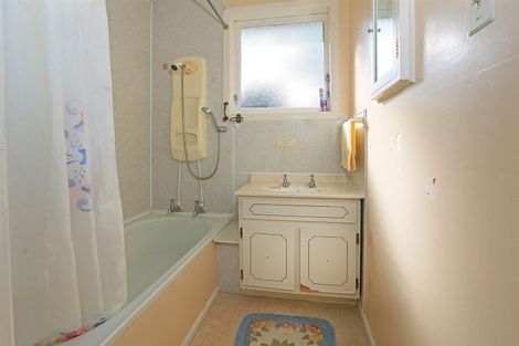 Photo of property in 274 Sturges Road, Henderson, Auckland, 0612