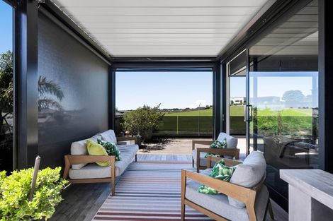 Photo of property in 15 Links Drive, Waiwhakaiho, New Plymouth, 4312