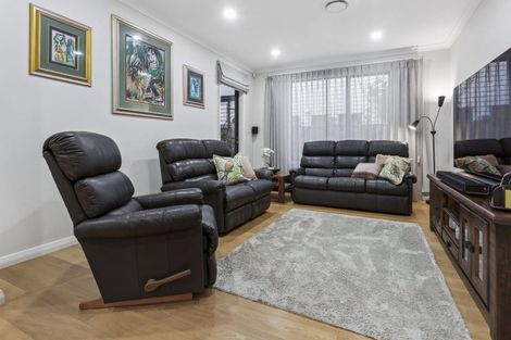 Photo of property in 10 Tawatawa Street, Long Bay, Auckland, 0630