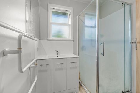 Photo of property in 15a Pine Avenue, Otumoetai, Tauranga, 3110