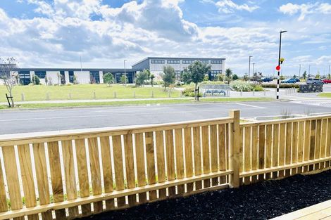 Photo of property in 20 Rorotu Avenue, Karaka, Papakura, 2113