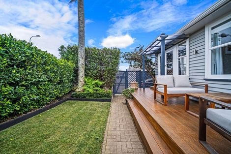 Photo of property in 1/254 Meola Road, Point Chevalier, Auckland, 1022