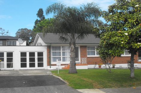 Photo of property in 20 Brandon Road, Glen Eden, Auckland, 0602