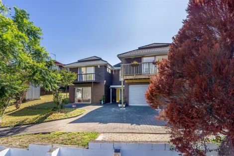Photo of property in 14 Calman Place, Chatswood, Auckland, 0626