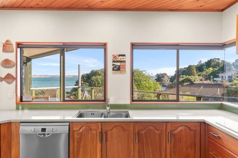 Photo of property in 20 Manganese Point Road, Tamaterau, Whangarei, 0174