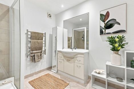 Photo of property in 32a Castor Bay Road, Castor Bay, Auckland, 0620