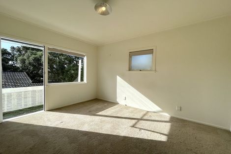 Photo of property in 2/17 Spencer Terrace, Hauraki, Auckland, 0622