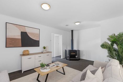 Photo of property in 17 Rosanna Place, Aranui, Christchurch, 8061