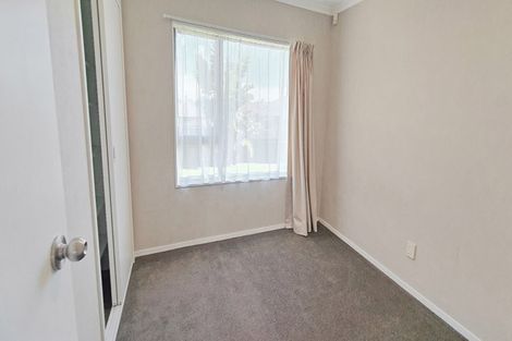 Photo of property in 33 Pitt Avenue, Clendon Park, Auckland, 2103