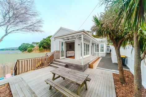 Photo of property in 1 Torquay Terrace, Newtown, Wellington, 6021
