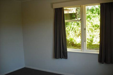 Photo of property in 19a Huntingdon Street, Northland, Wellington, 6012