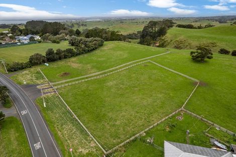 Photo of property in 2594 Awhitu Road, Awhitu, 2684