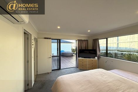 Photo of property in 12 Mamuku Drive, Massey, Auckland, 0614