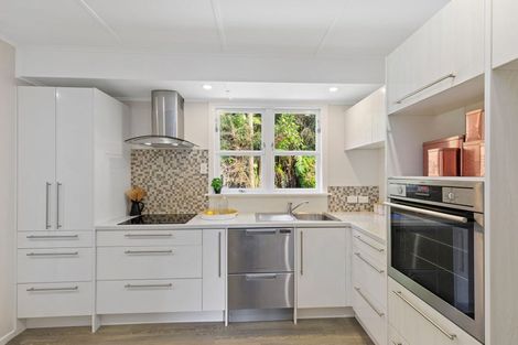 Photo of property in 73 Delaney Drive, Stokes Valley, Lower Hutt, 5019