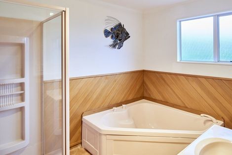 Photo of property in 3 Musket Lane, Whitby, Porirua, 5024