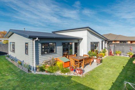 Photo of property in 1 Angelina Way, Kelvin Grove, Palmerston North, 4414