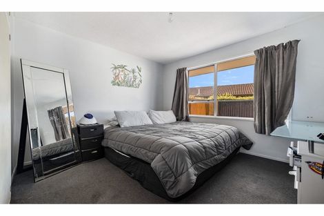 Photo of property in 2/50 Valecrest Avenue, Parklands, Christchurch, 8083