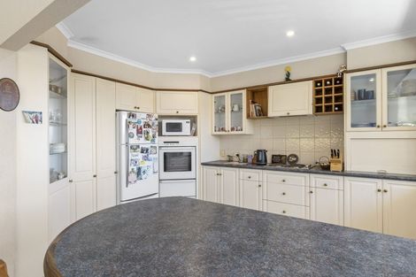 Photo of property in 15 Maungawhare Place, Otumoetai, Tauranga, 3110