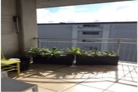 Photo of property in 8a Madeira Lane, Grafton, Auckland, 1023