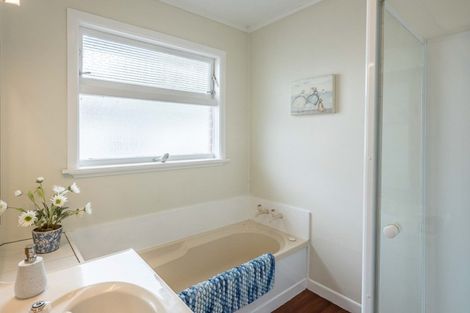 Photo of property in 3a Rimu Road, Raumati Beach, Paraparaumu, 5032