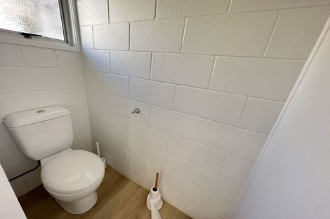 Photo of property in 2/6 Anne Road, Hillcrest, Auckland, 0627