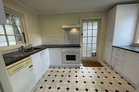 Photo of property in 22a Clifton Terrace, Kelburn, Wellington, 6012