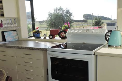 Photo of property in 135 Harper Road, Richmond Downs, Walton, 3475