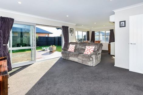 Photo of property in 6 Dundee Close, Darfield, 7510