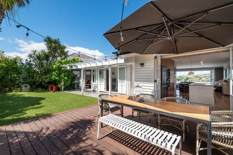 Photo of property in 46 Church Street, Northcote Point, Auckland, 0627