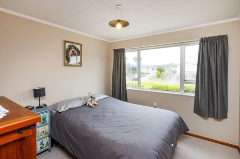 Photo of property in 17 Pinedale Parade, Milson, Palmerston North, 4414